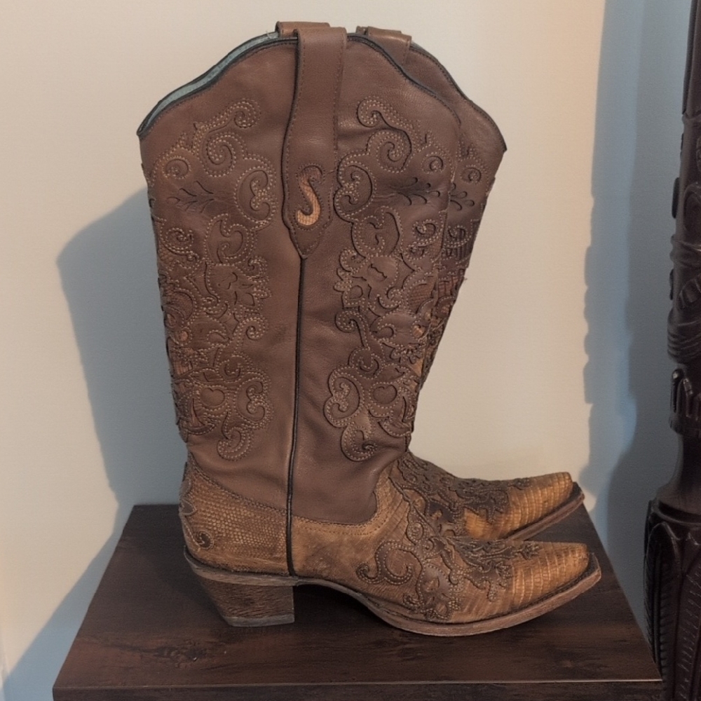 Corral Tan and Brown Embroidered Boots